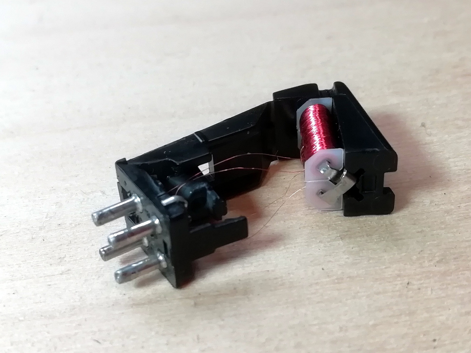 Phono Cartridge. What’s inside? – Wired Wood